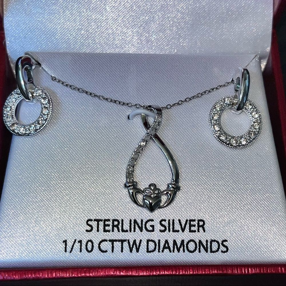 New Sterling Silver and 1/10 CTTW Diamond Claddagh Necklace wth Circle  Earrings